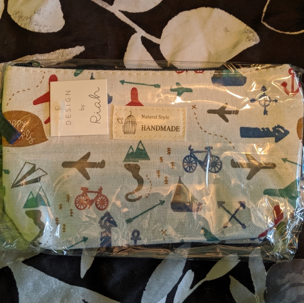 Travel print cosmetic bag - Picture 3 of 3
